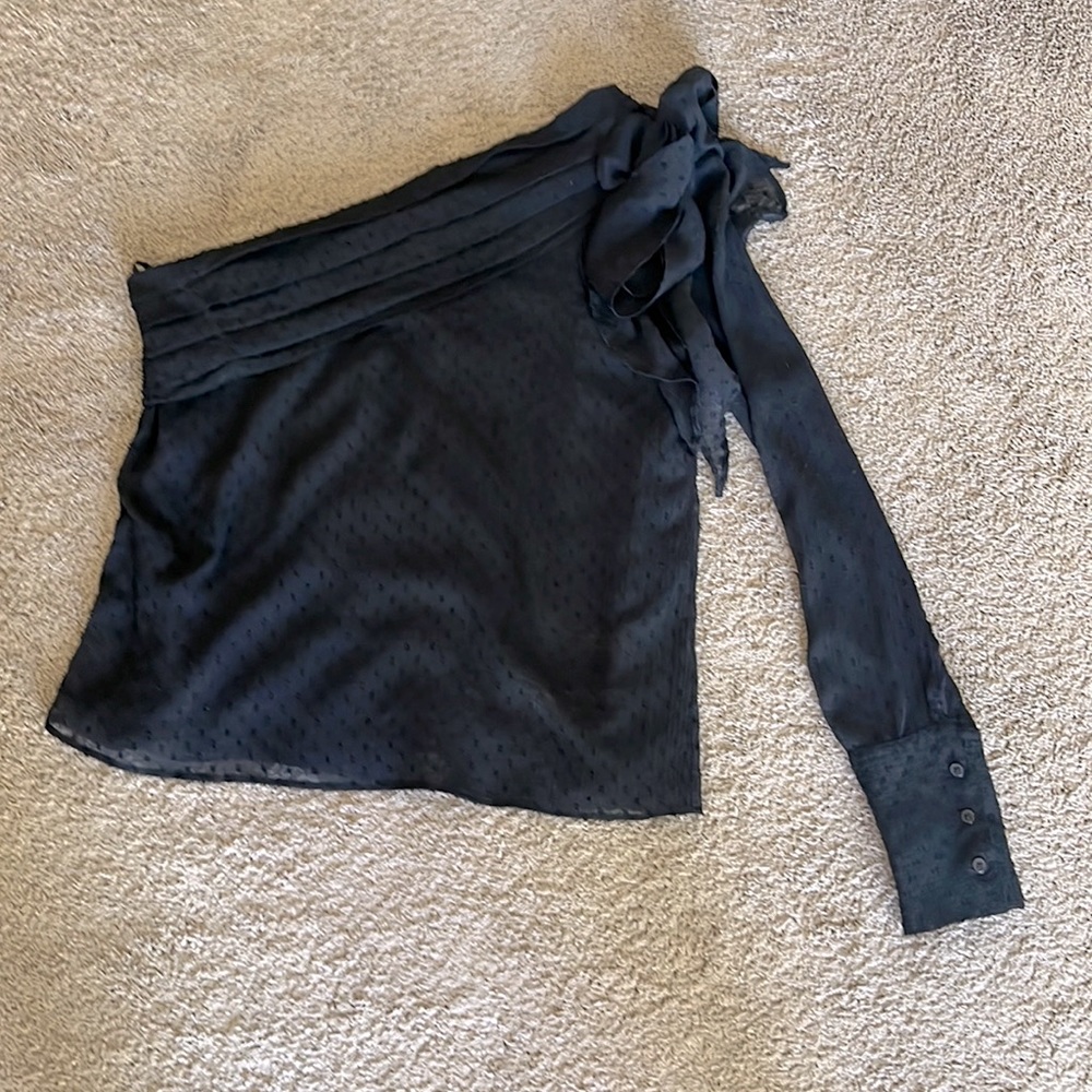 Walter baker one sleeve  black top
